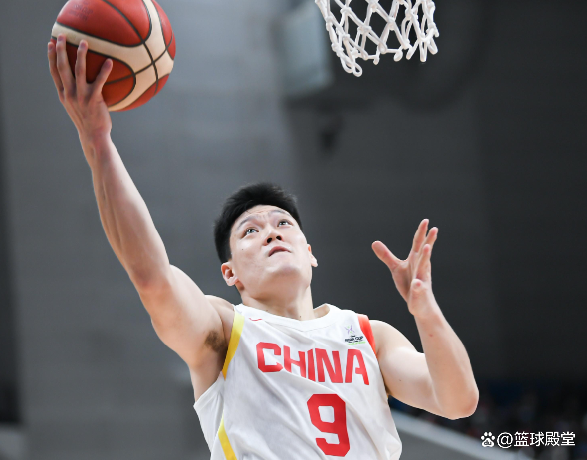 深圳男篮训练开放日,赛前手感冰凉引欢呼,意大利杯在即,赛季目标并未改变(摩天轮厦门哪里有) 深圳男篮训练开放日,赛前手感冰凉引欢呼,意大利杯在即,赛季目标并未改变(摩天轮厦门哪里有)