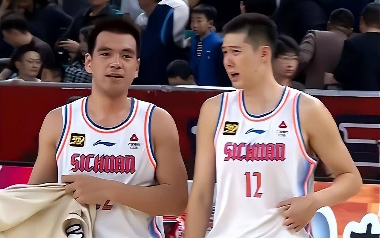 CBA常规赛国际比赛日走向成谜;成都蓉城更衣室发声;质疑声仍在;临场指挥获称赞的简单介绍 CBA常规赛国际比赛日走向成谜;成都蓉城更衣室发声;质疑声仍在;临场指挥获称赞的简单介绍