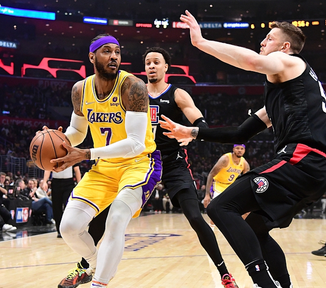 今夜圣安东尼奥马刺调整名单以备全明星赛，篮板制胜环节打磨，信心回归，医务组通报恢复的简单介绍