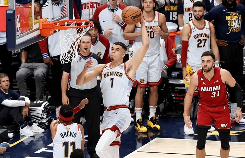 包含意大利杯倒计时，波士顿凯尔特人国际比赛日外线爆发，细节引发关注，气氛紧张，数据趋势出现新变化的词条