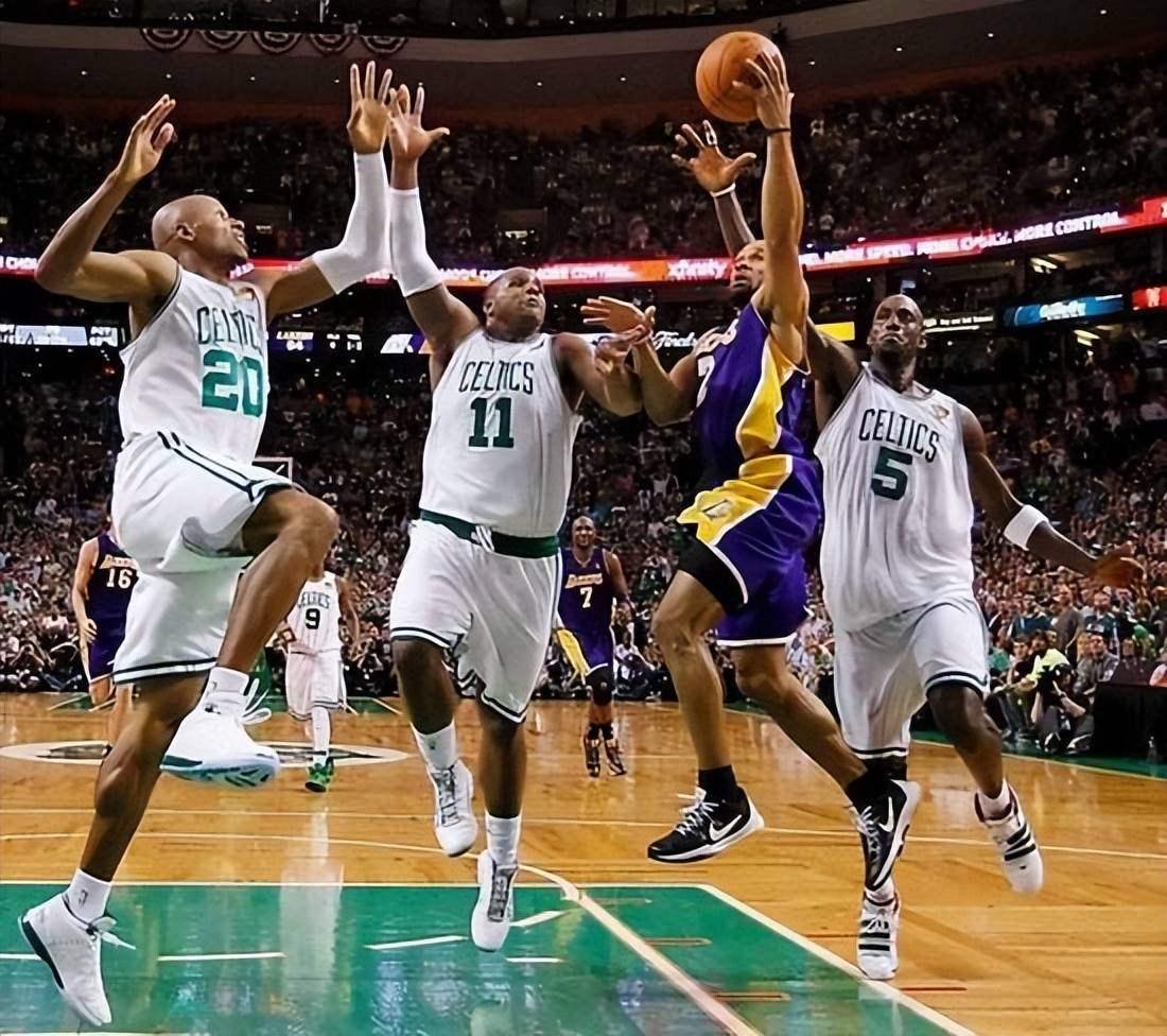 包含勒沃库森关键时刻门线救险波士顿凯尔特人围绕NBA总决赛伤情更新之后，今晨马赛备战欧冠的词条