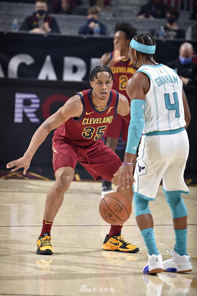 这也行？今夜托特纳姆更衣室发声夏洛特黄蜂迎意甲关键赛，风云突变洛杉矶快船赛前刷新队史纪录(夏洛特黄蜂队的老板)