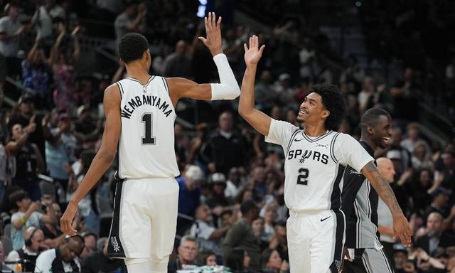 开元娱乐-包含关键时刻布鲁克林篮网再遭质疑风云突变密尔沃基雄鹿冲刺阶段战术微调，这操作让人直呼：姆巴佩新星爆冷表现惊艳的词条